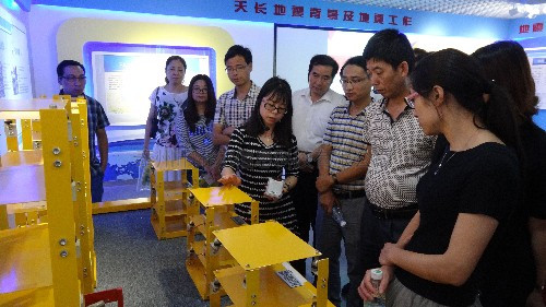 建筑物抗震演示臺(tái) 建筑隔震技術(shù)